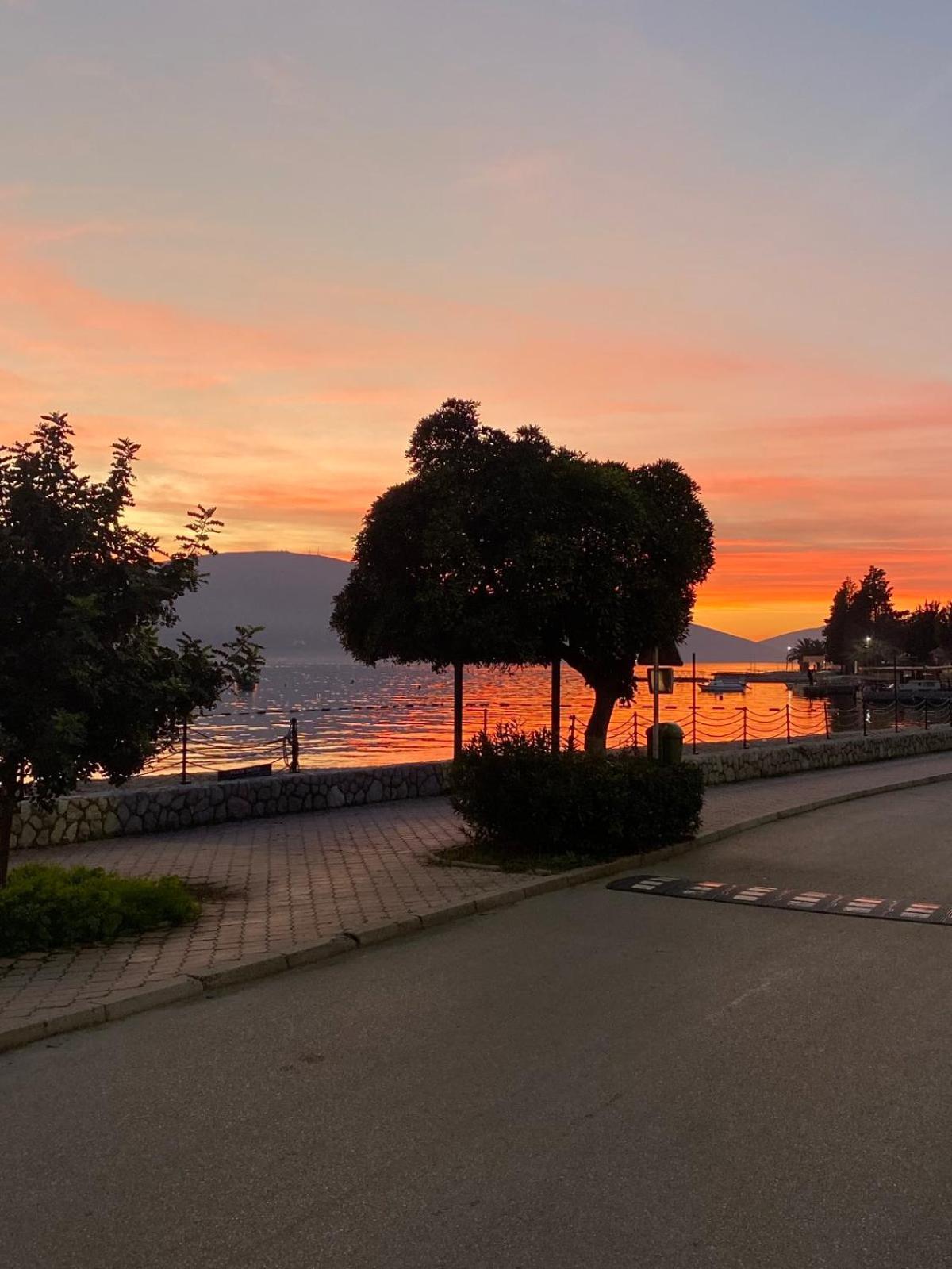 Apartment Casa Sul Mare ティヴァト エクステリア 写真